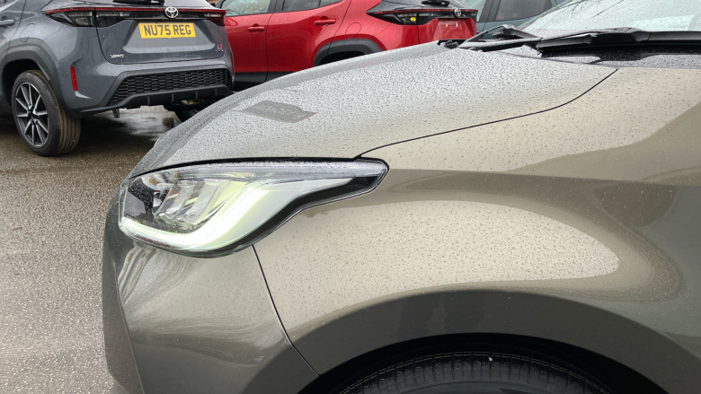 Toyota Yaris 1.5 Hybrid Design 5dr CVT Hybrid Hatchback